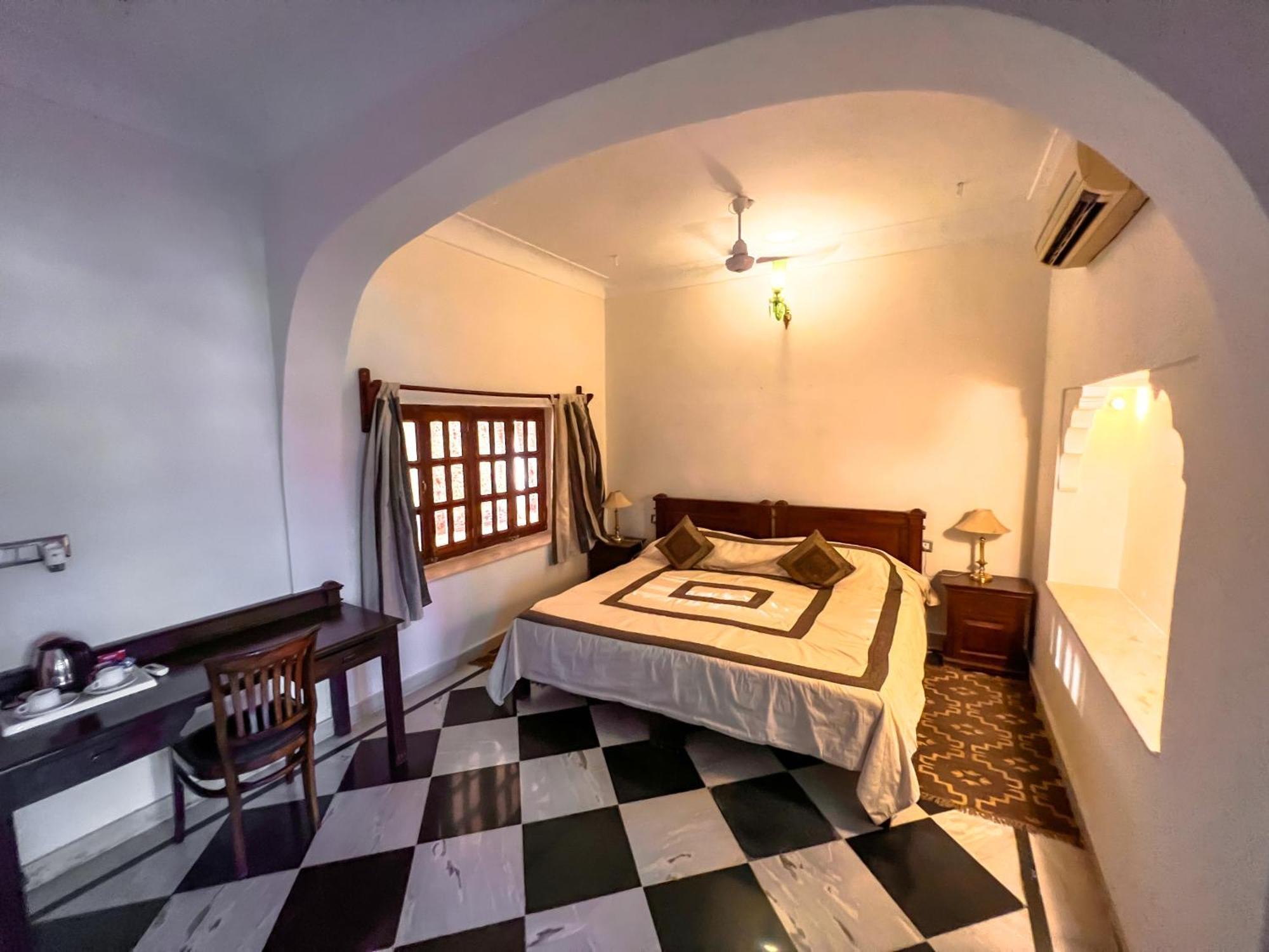 Hotel Castle Bijaipur Eksteriør bilde